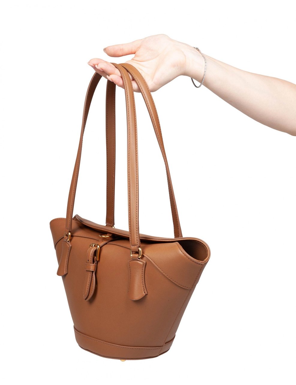 Dolce & Gabbana Dolce & gabbana caramel-color leather coffa capri bag Bruin