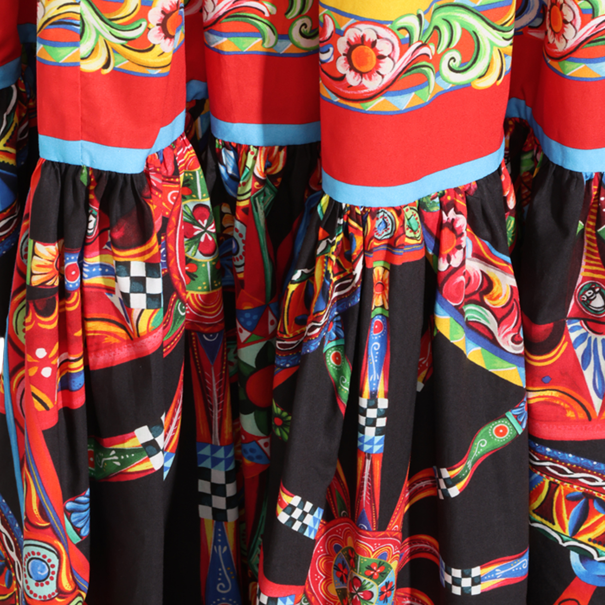 Dolce & Gabbana Voluminous High-Waisted Skirt with Intricate Patterning Zwart