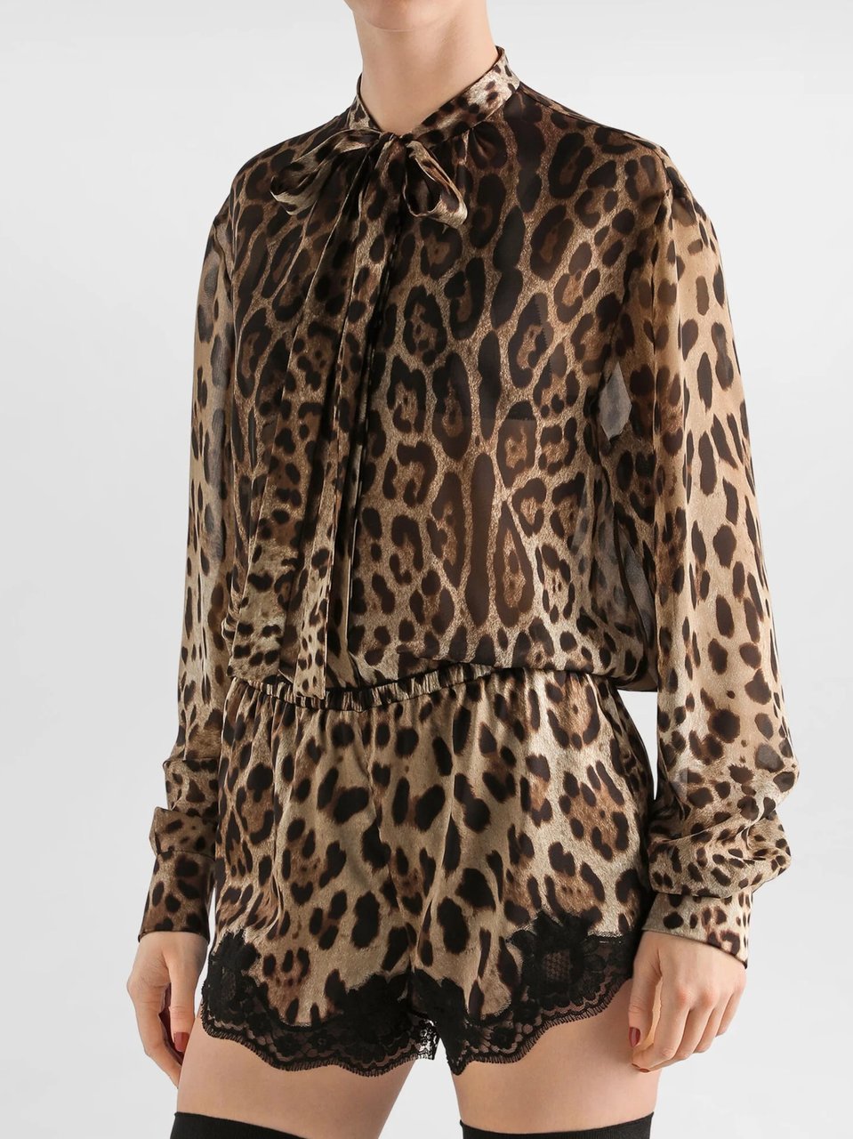 Dolce & Gabbana Leopard Print Silk Bow Blouse Zwart