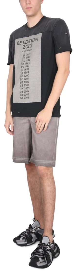 Dolce & Gabbana Bermuda Shorts With Logo Plaque Grijs
