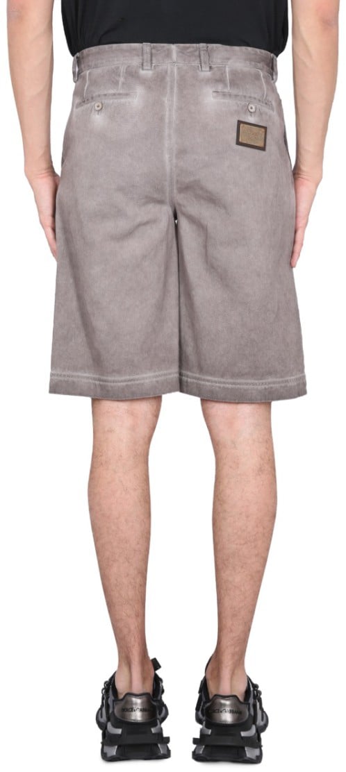 Dolce & Gabbana Bermuda Shorts With Logo Plaque Grijs