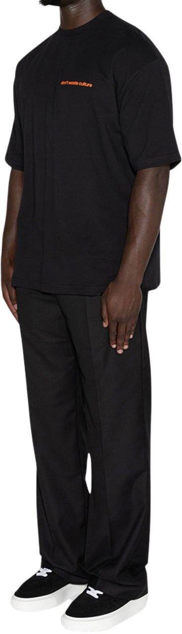 Don't Waste Culture Cleo T-Shirt Zwart