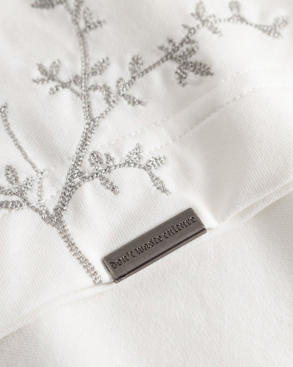 Don't Waste Culture Morikae T-Shirt Wit