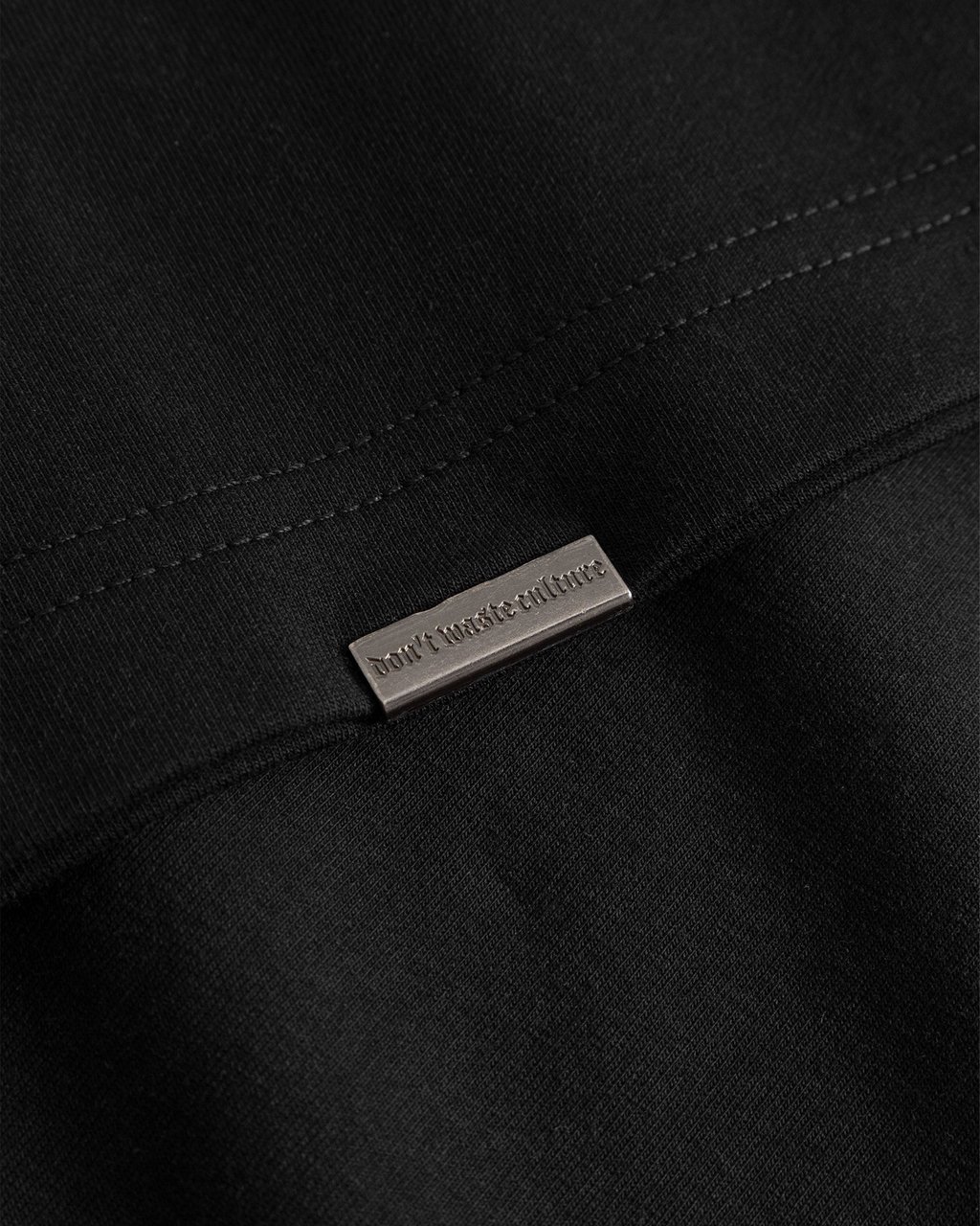 Don't Waste Culture Azemari T-Shirt Zwart