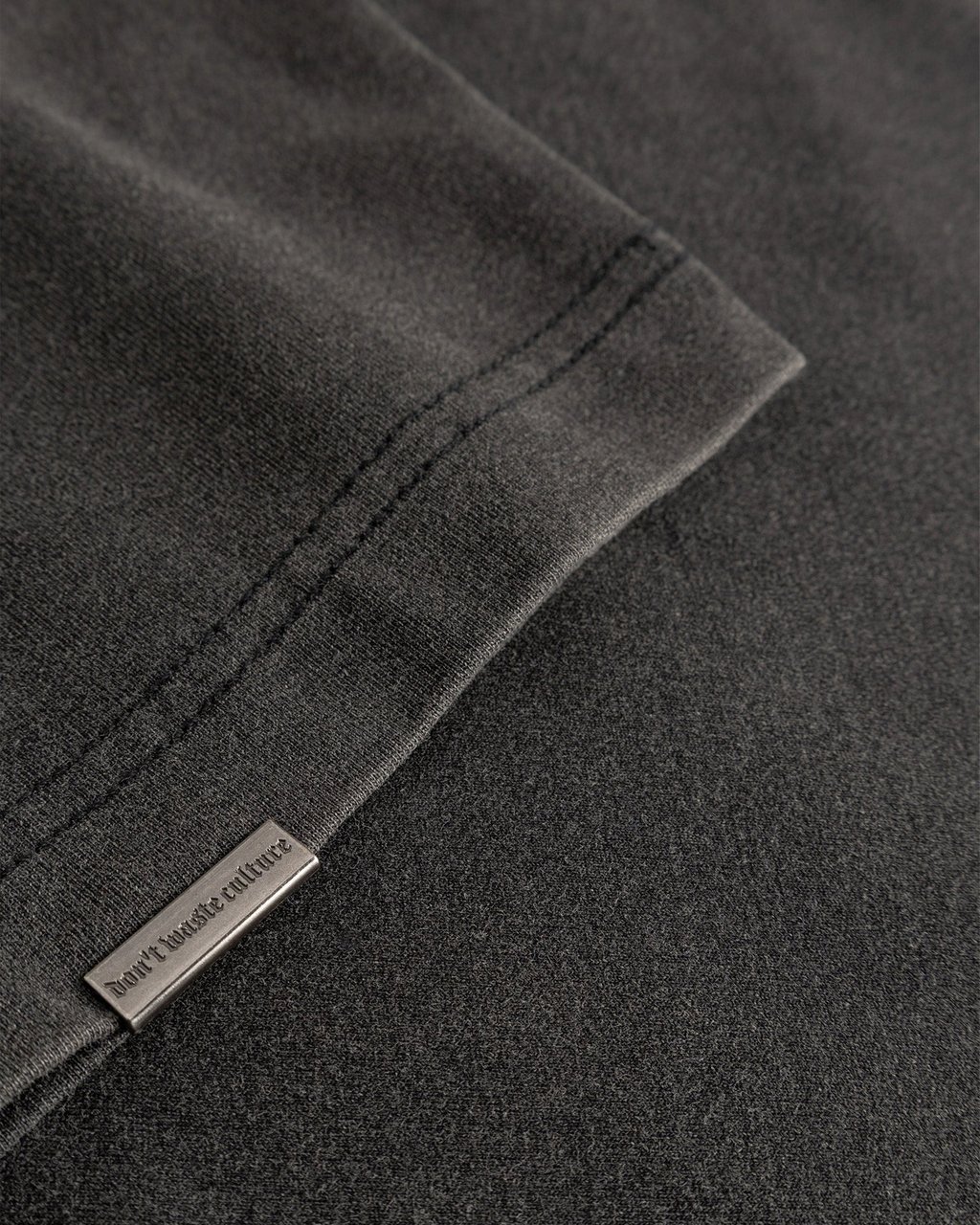 Don't Waste Culture Himariyu Longsleeve Zwart