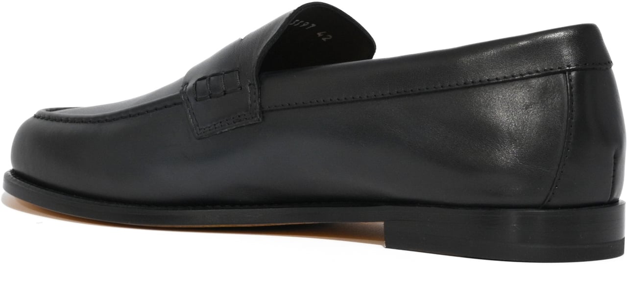 Doucal's Flat Shoes Zwart