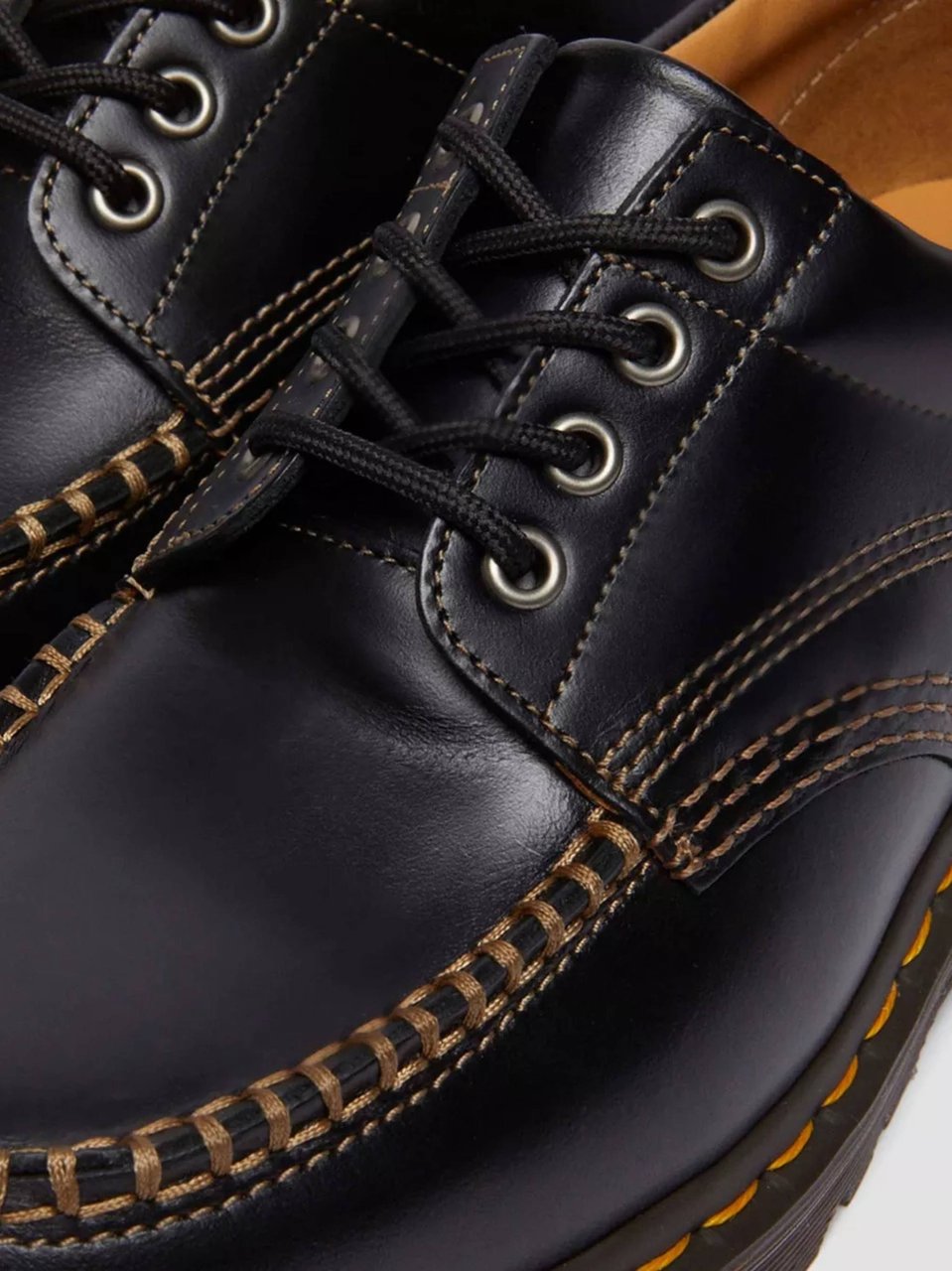 Dr. Martens Black Lowell Contrast Stitch Shoes Zwart