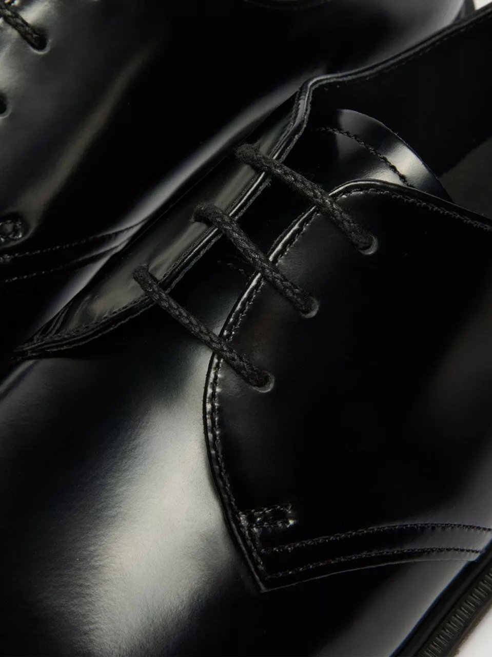 Dr. Martens Mayfare Polished Black Leather Derby Shoes Zwart