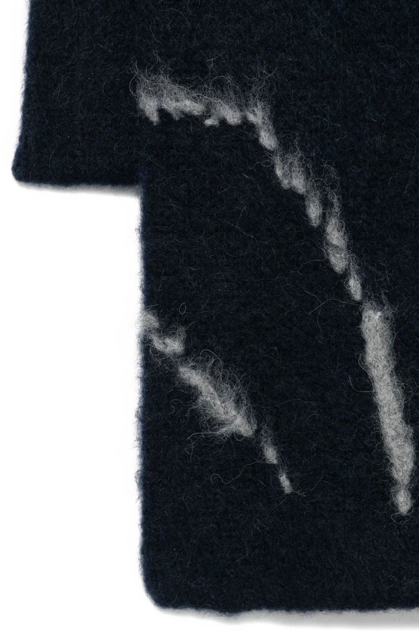 Dries van Noten Rectangular Abstract Pattern Scarf in Deep Navy Zwart