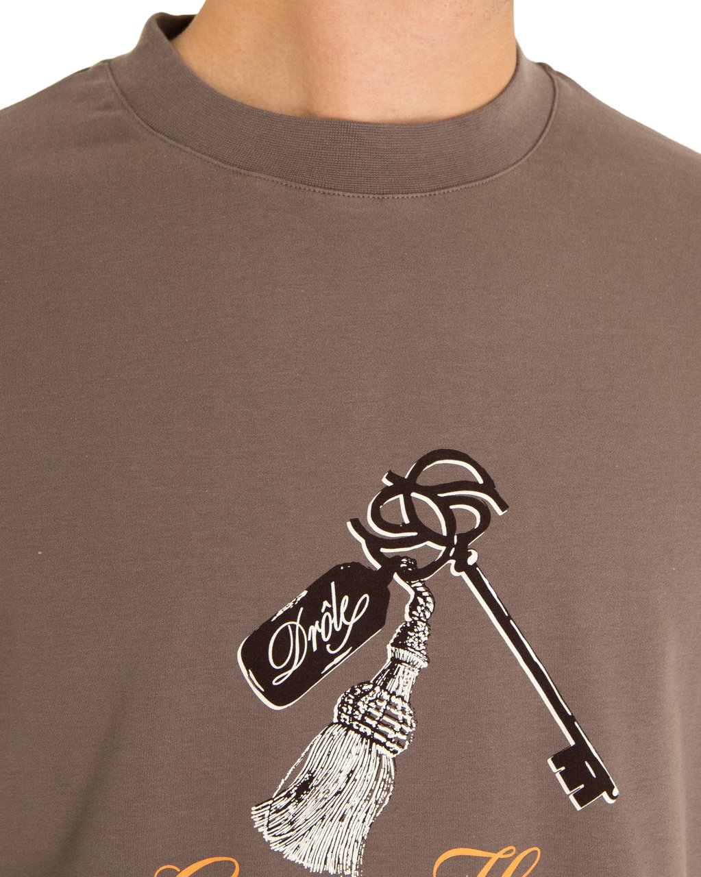 Drôle de Monsieur Heren Le Grand Hôtel T-Shirt Bruin Bruin