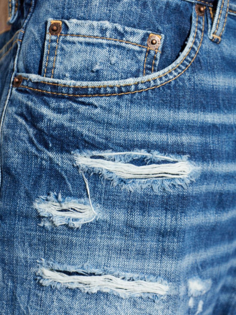 Dsquared2 Distressed Blue Denim Jeans with Five-Pocket Design Blauw