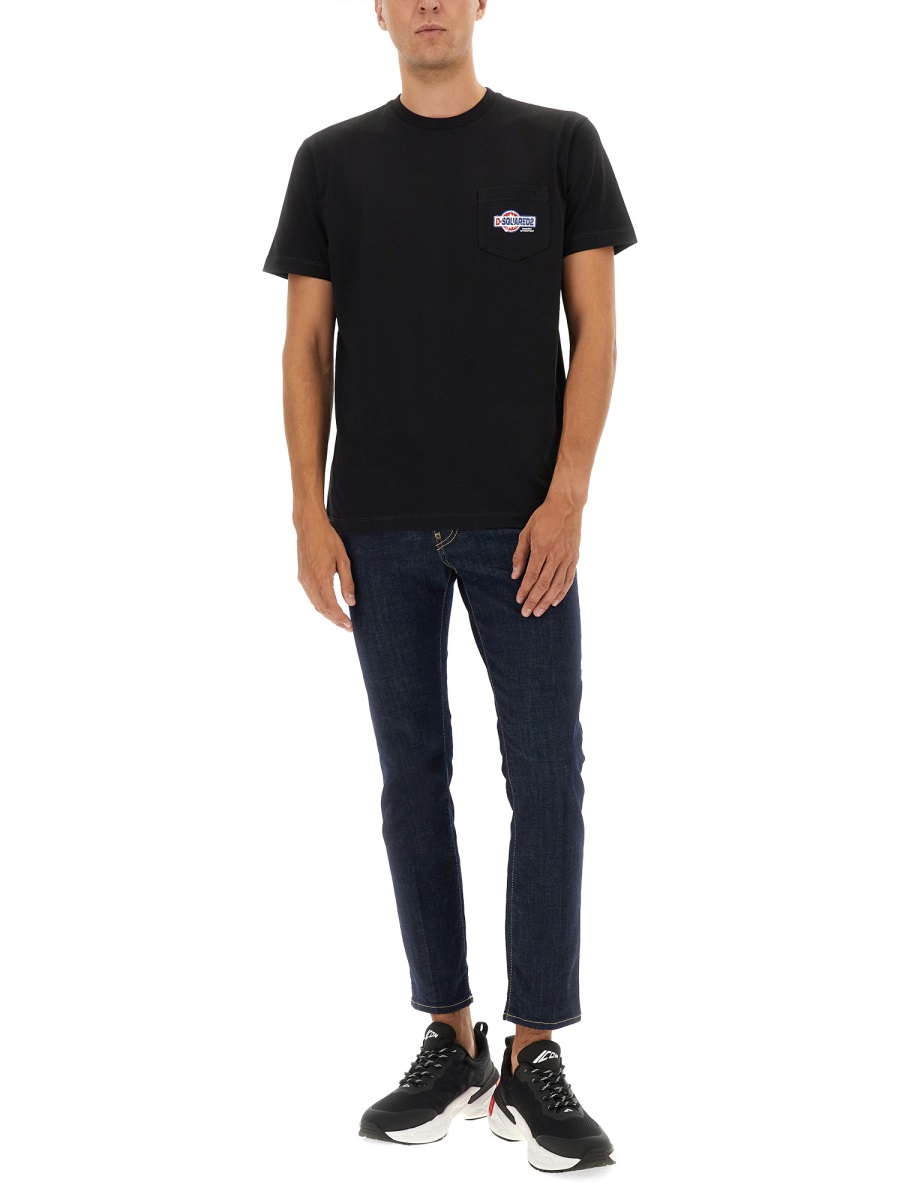 Dsquared2 T-SHIRT WITH POCKET AND LOGO Zwart