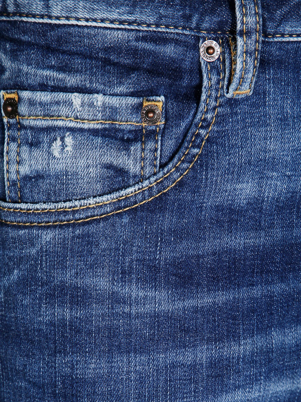 Dsquared2 Classic Five-Pocket Jeans with Subtle Fading and Distressing Zwart