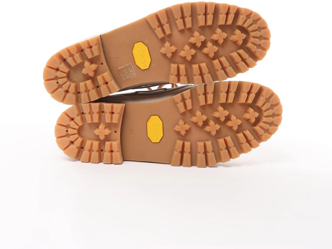 Eleventy Eleventy Leather Lace-Up Shoes with Vibram Sole in Beige, Size 41 EU Beige