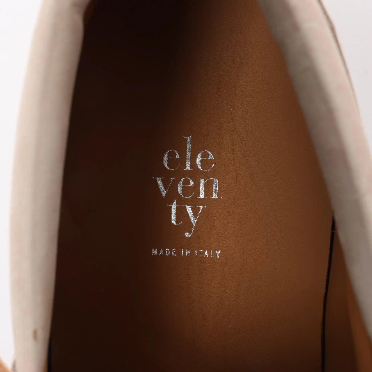 Eleventy Eleventy Leather Lace-Up Shoes with Vibram Sole in Beige, Size 41 EU Beige