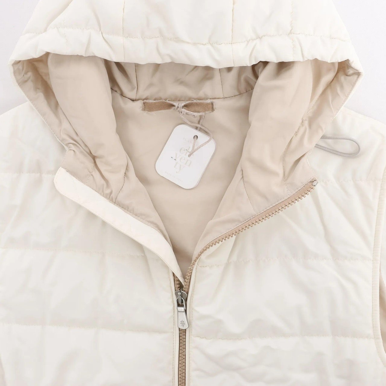 Eleventy Eleventy Hooded Wool Vest in Beige, Size 50 IT Beige