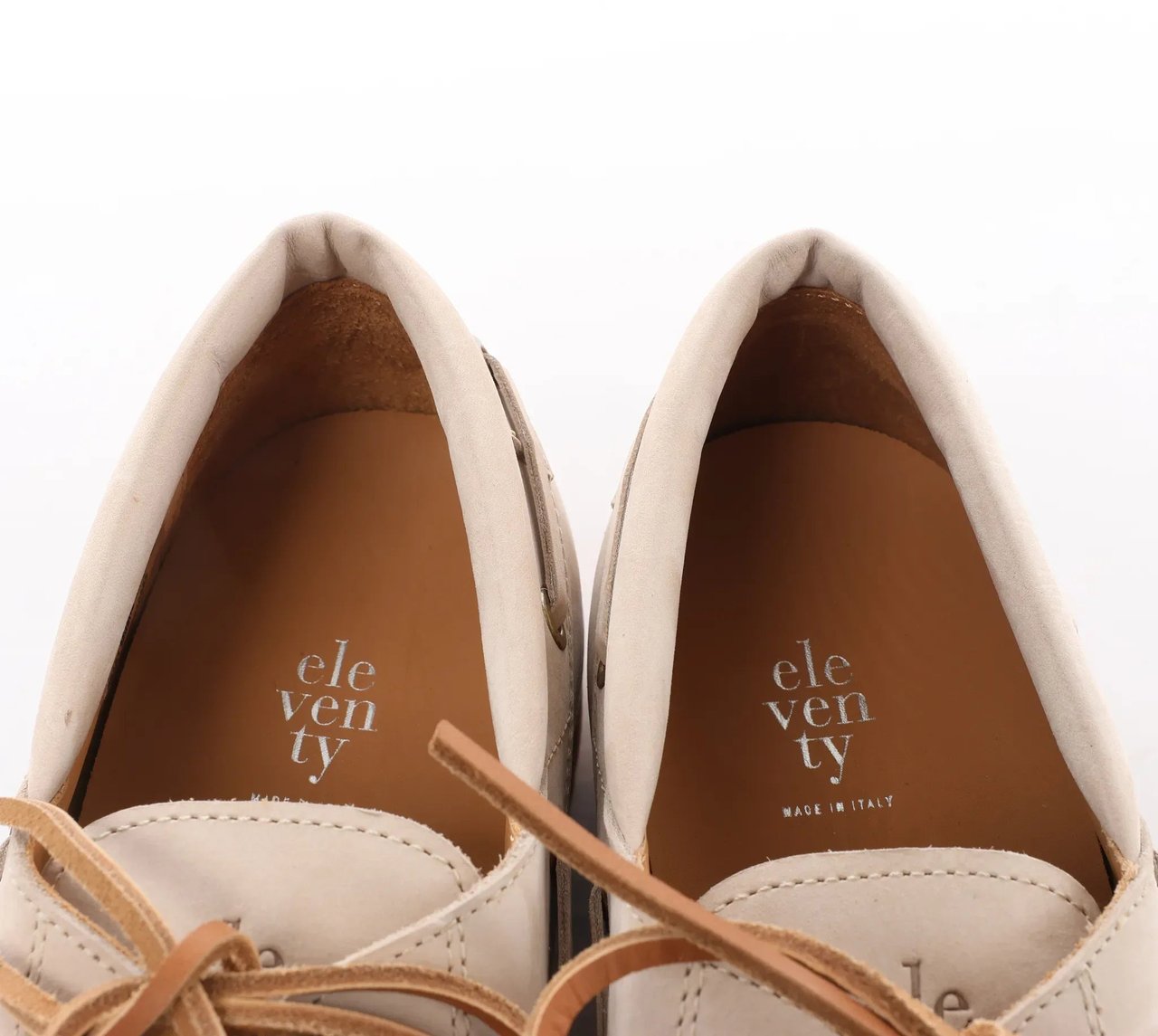 Eleventy Eleventy Leather Lace-Up Shoes with Vibram Sole in Beige, Size 41 EU Divers