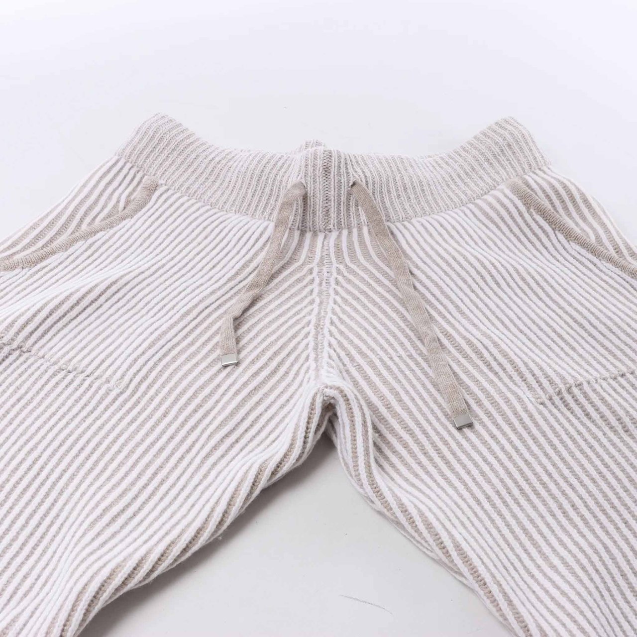 Eleventy Casual Wool Trousers in Light Gray, Size M Grijs