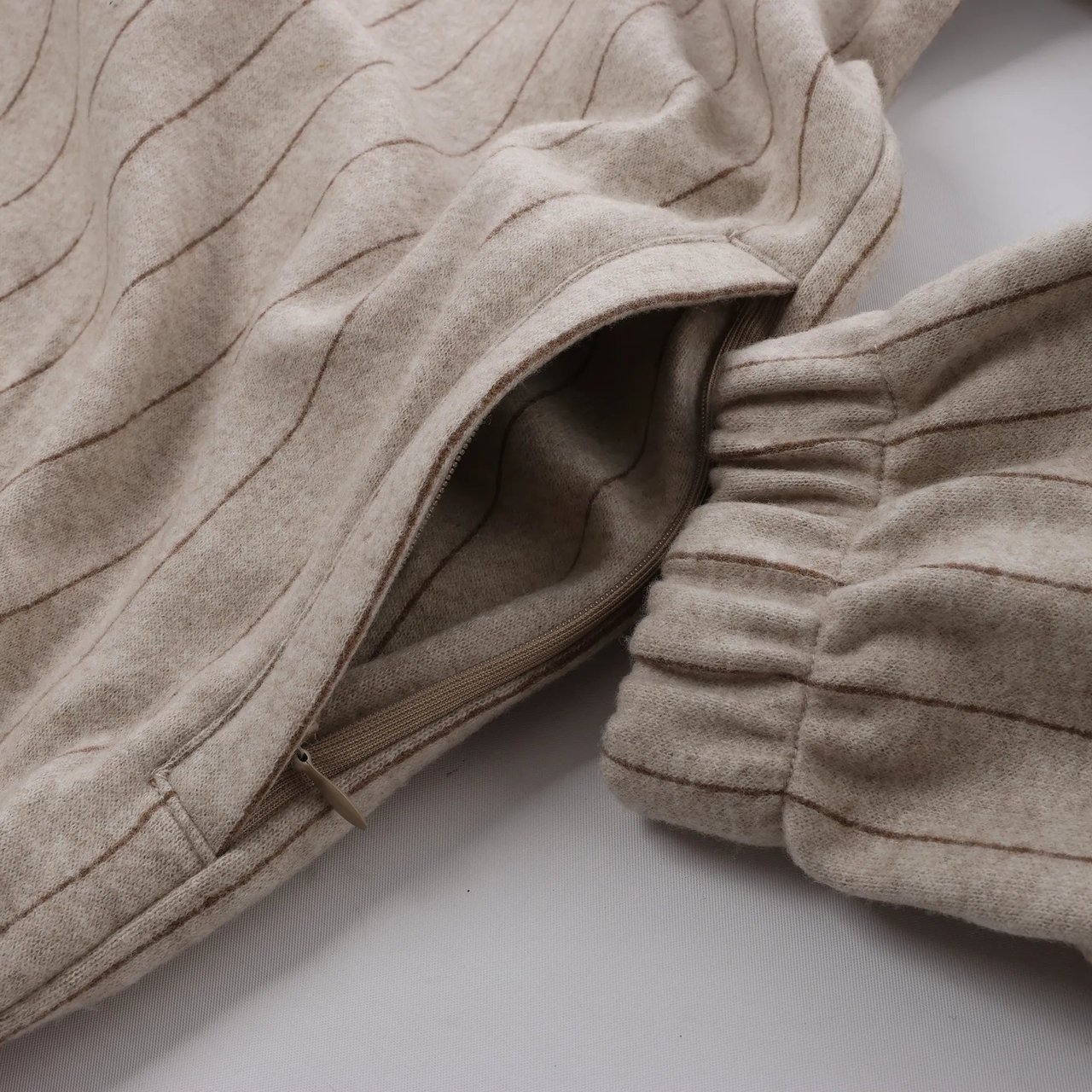 Eleventy Striped Zip-Up Sweatshirt in Beige, Size M Beige