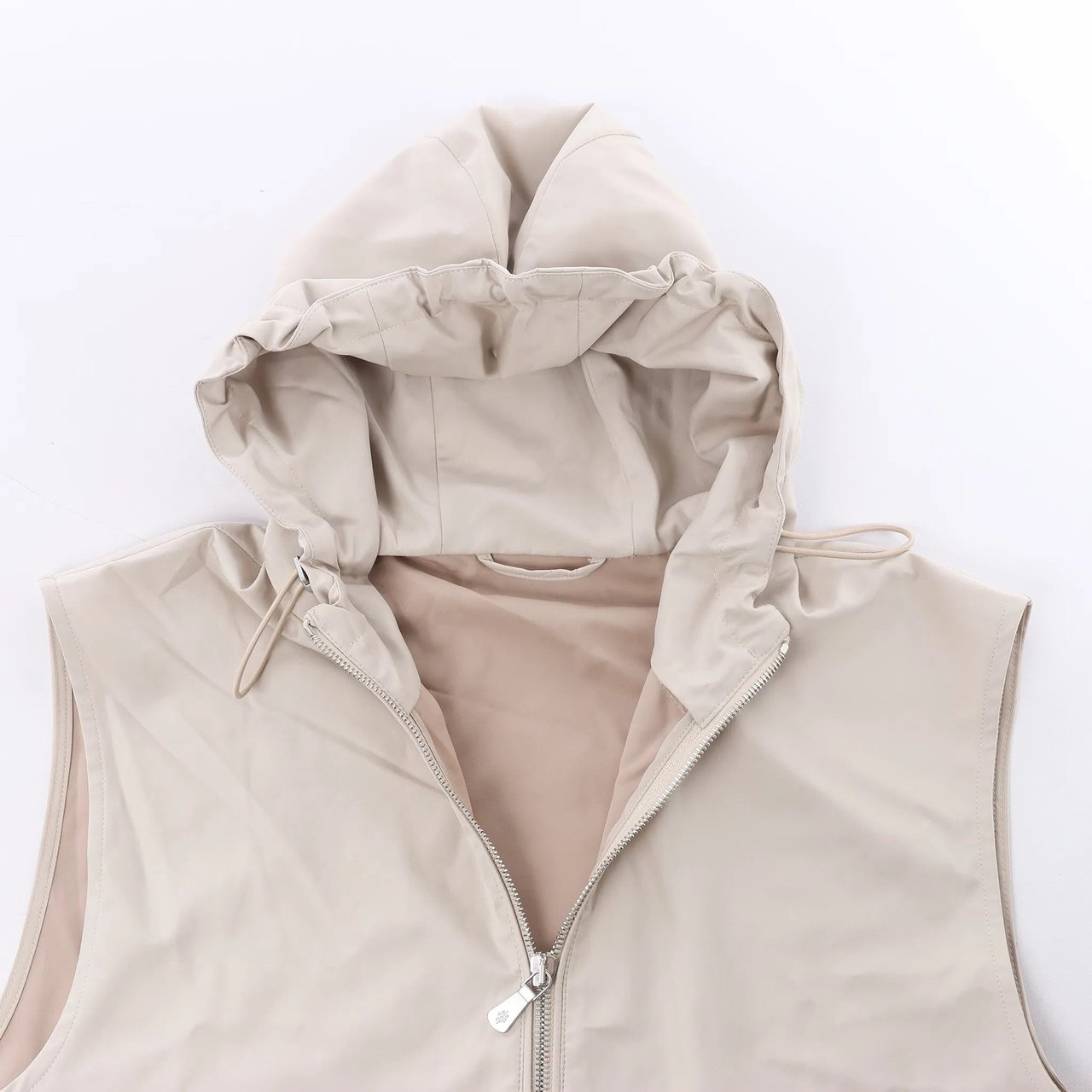 Eleventy Hooded Zip-Front Vest in Beige, Size 50 IT Beige