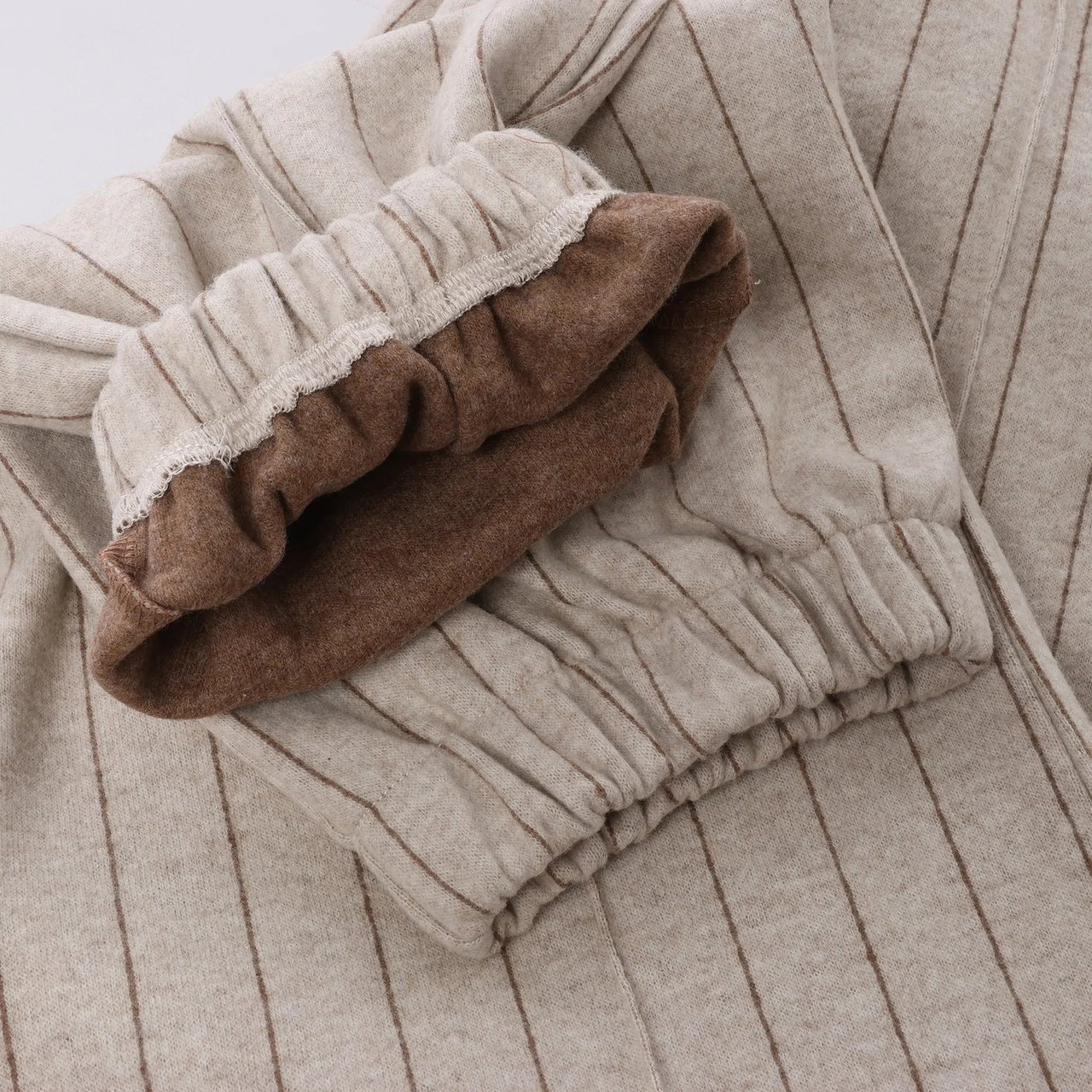 Eleventy Wool Trousers in Beige, Size M Beige