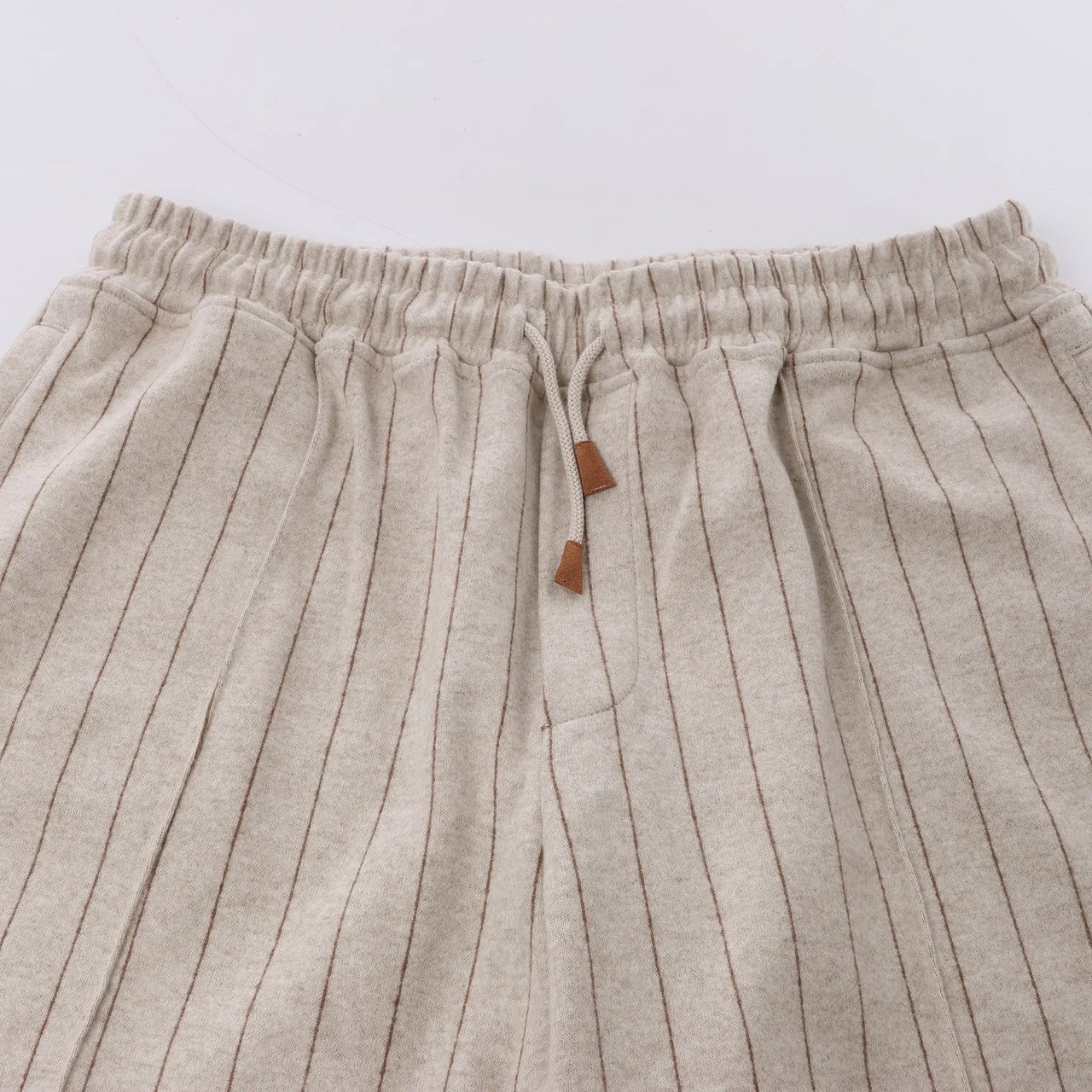 Eleventy Wool Trousers in Beige, Size M Beige