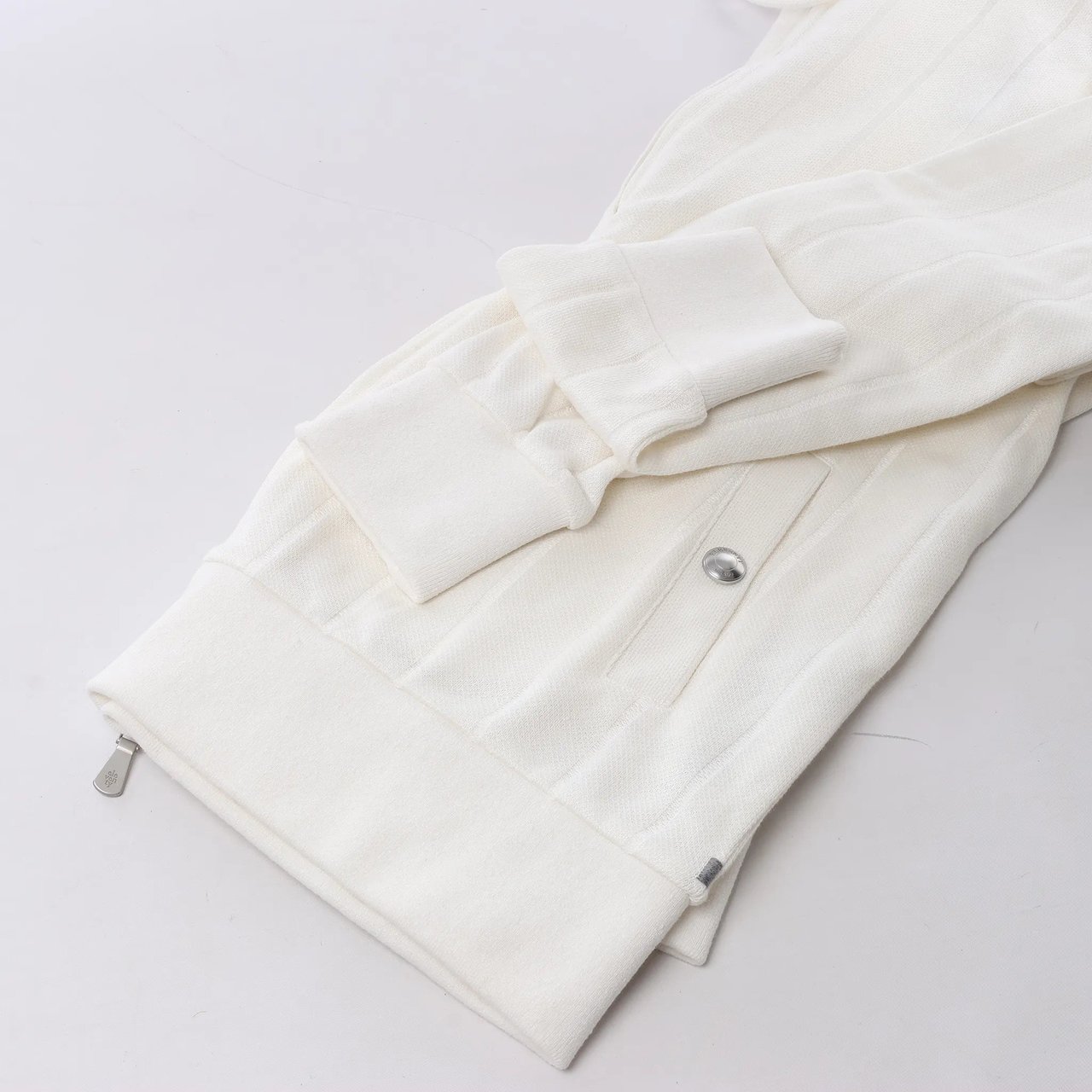 Eleventy Striped Zip-Up Sweatshirt in White, Size M Divers