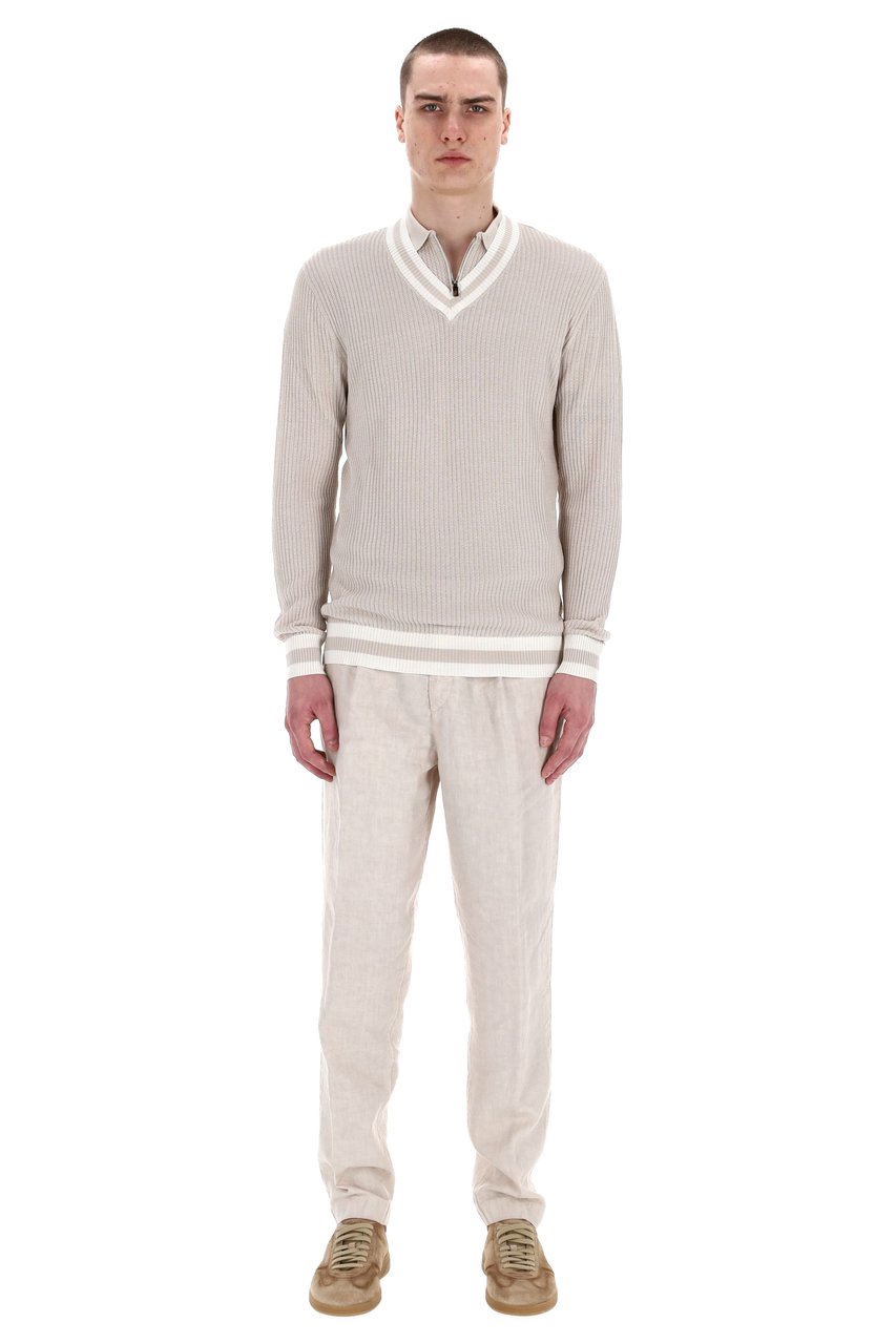 Eleventy V-Neck Cotton Sweater with Contrast Trim Grijs