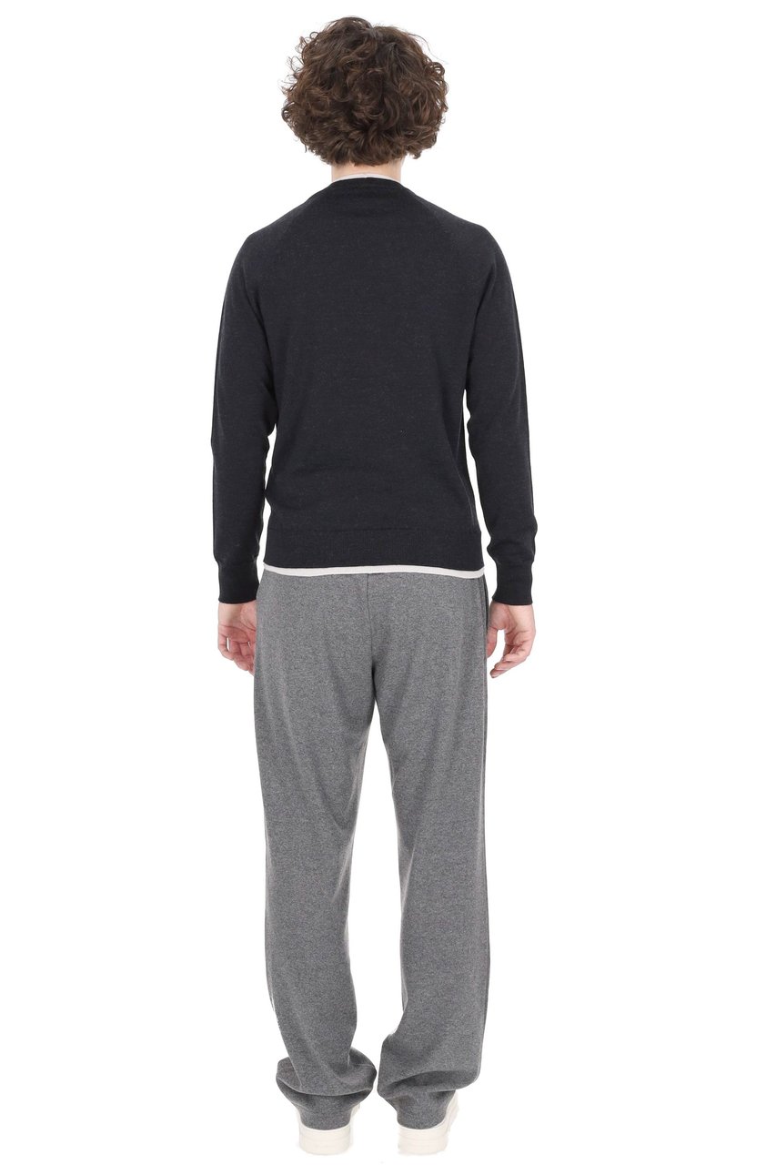 Eleventy Crew Neck Sweater in Pure Virgin Wool Zwart