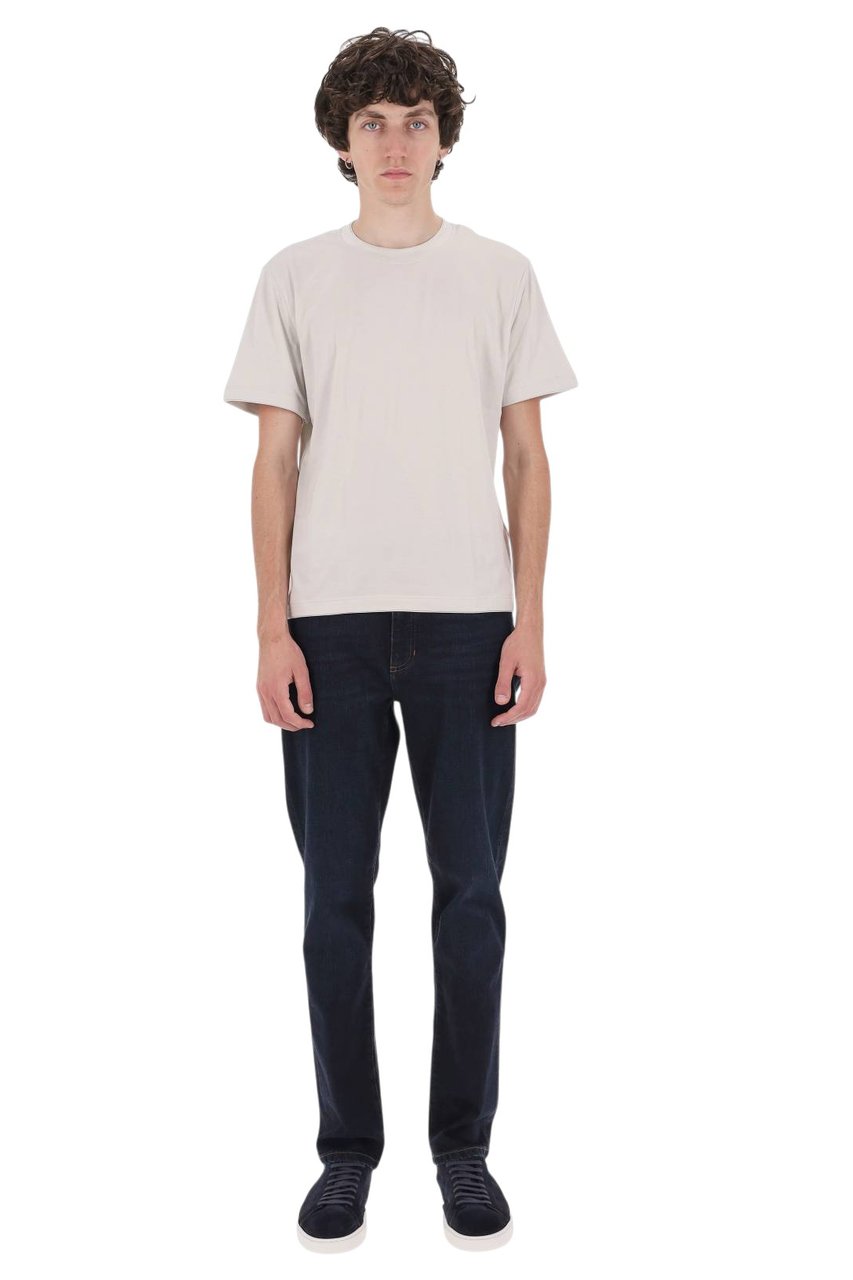 Eleventy Relaxed Fit Crew Neck T-Shirt with Clean Stitching Wit