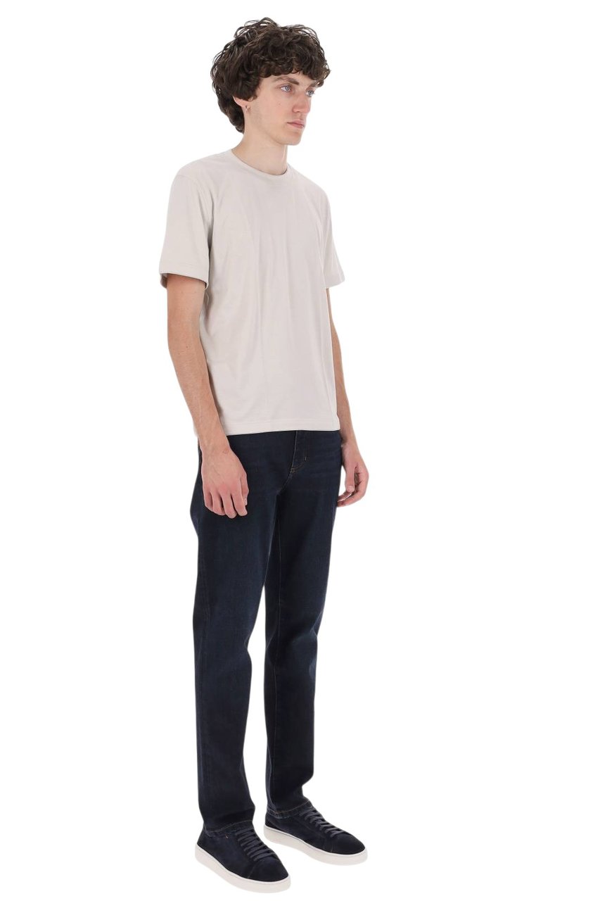 Eleventy Relaxed Fit Crew Neck T-Shirt with Clean Stitching Wit