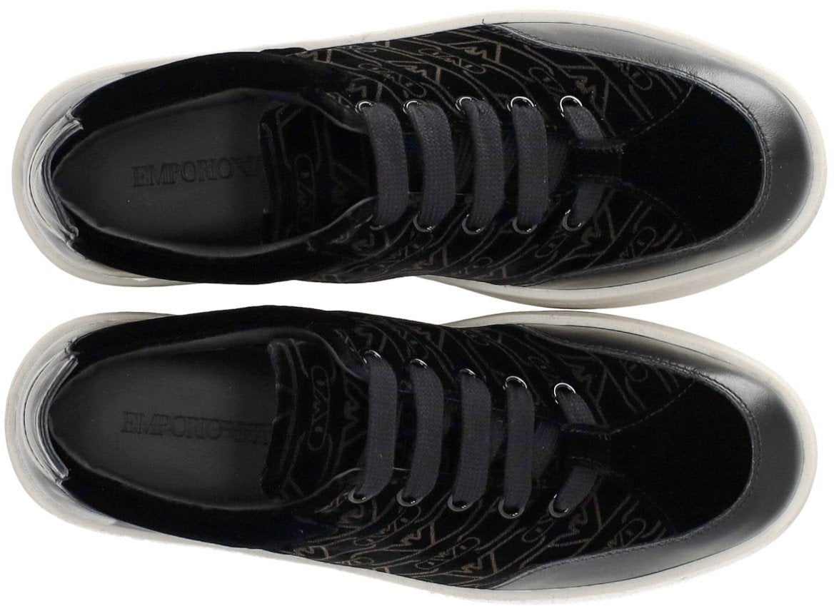 Emporio Armani EMPORIO ARMANI MONOGRAM SNEAKER Zwart