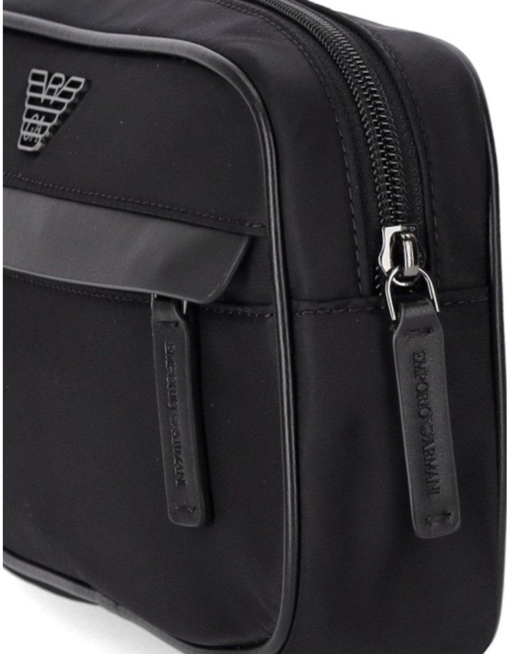 Emporio Armani EMPORIO ARMANI NYLON TOILETRY BAG Zwart