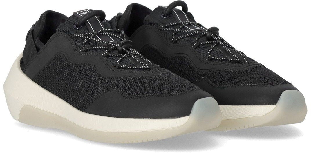 Emporio Armani EMPORIO ARMANI TRAVEL ESSENTIAL SNEAKER Zwart