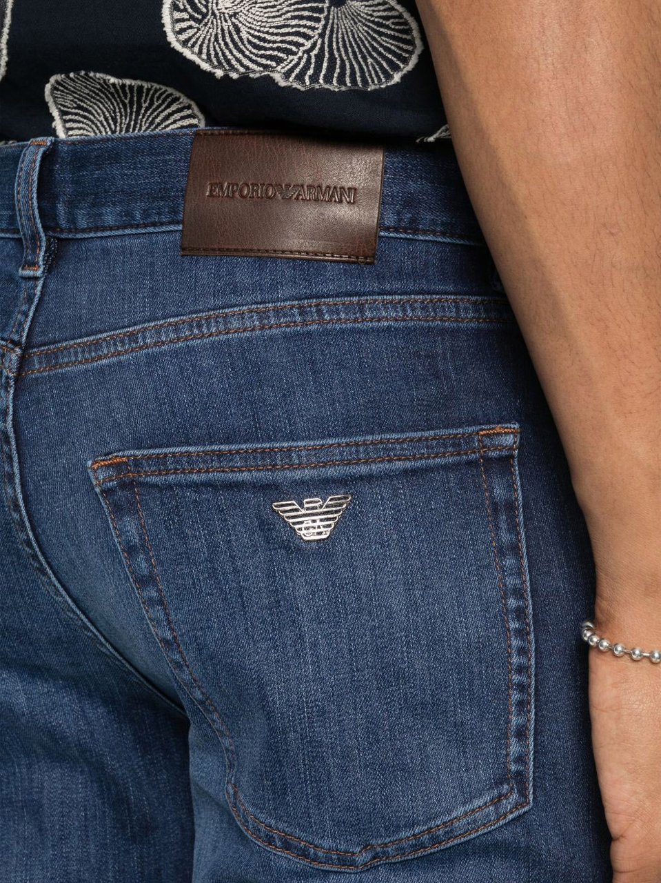 Emporio Armani Jeans Mmarrone Blauw