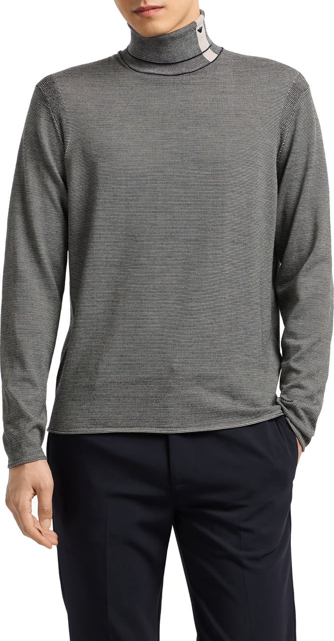 Emporio Armani Sweaters Blue Blauw