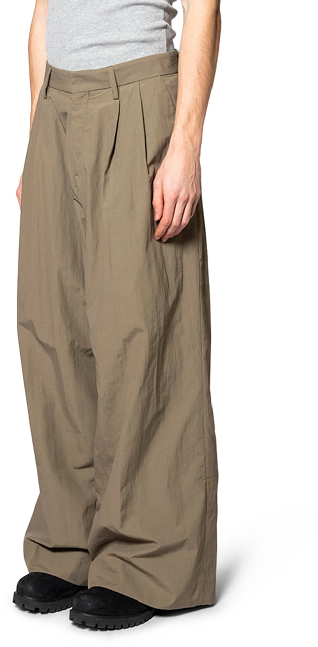 ERL NYLON PLEATED SUIT TROUSERS WOVEN KHAKI Groen
