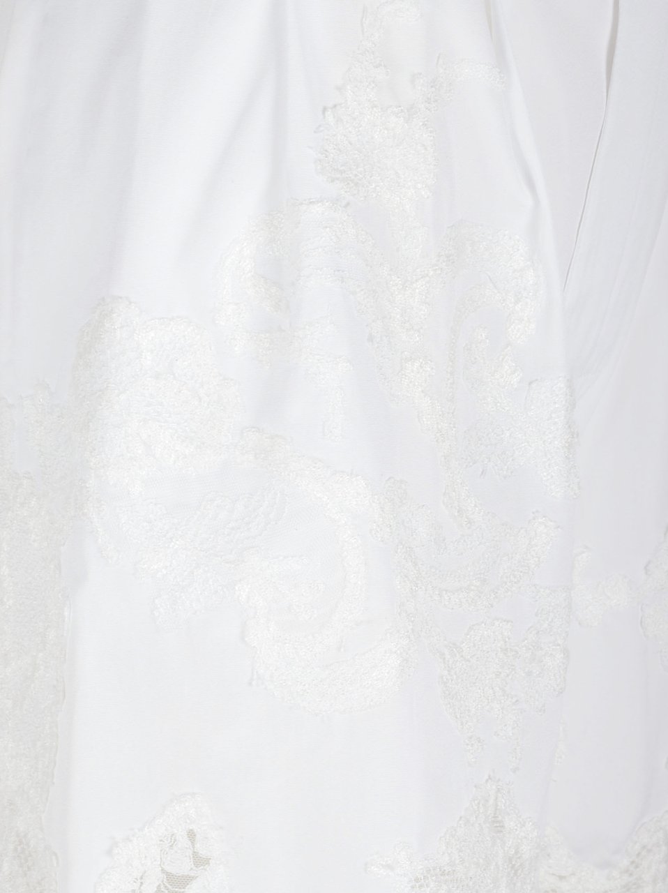 Ermanno Scervino Lace-Overlay White Shorts with Scalloped Hem Wit