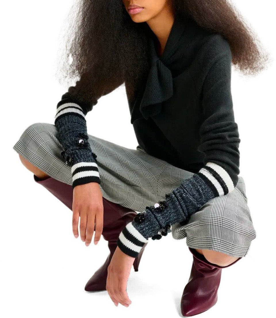 Essentiel Antwerp ESSENTIEL ANTWERP INVITED SWEATER Zwart