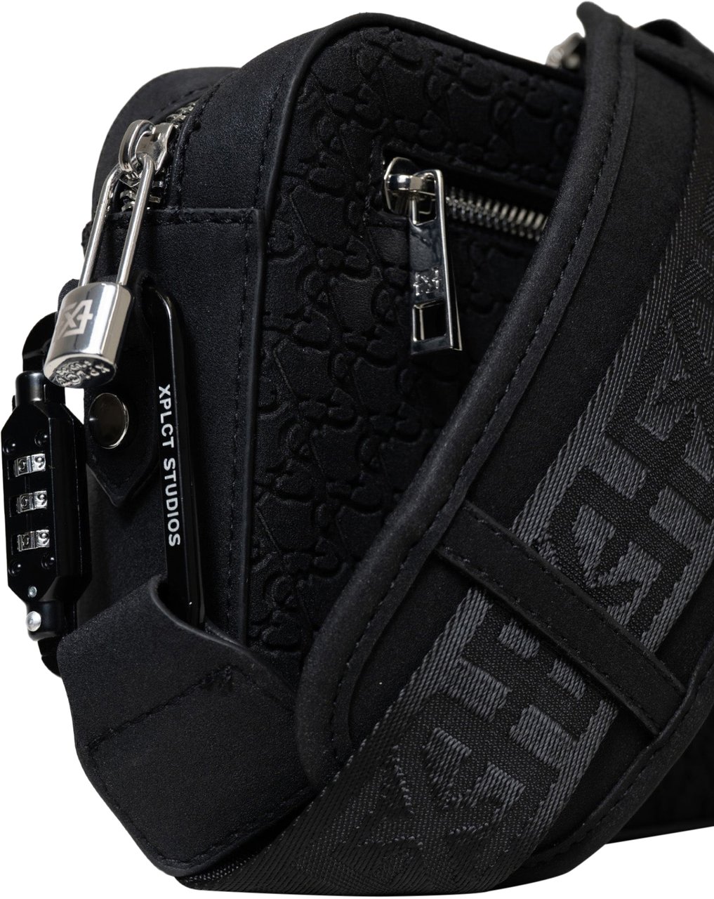 XPLCT Ivory Tas Suede Zwart