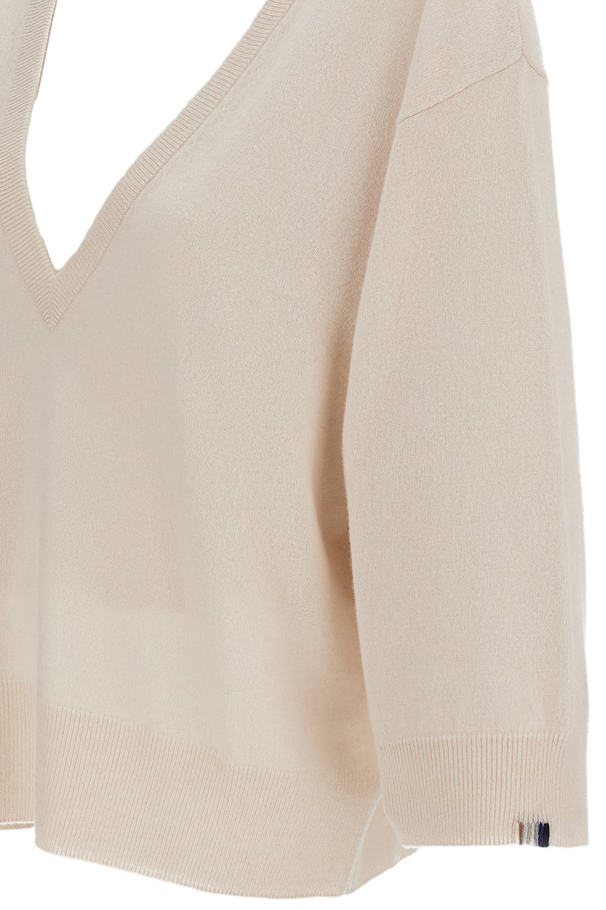 Extreme Cashmere Beige Pearl Cashmere V-Neck Sweater Neutraal
