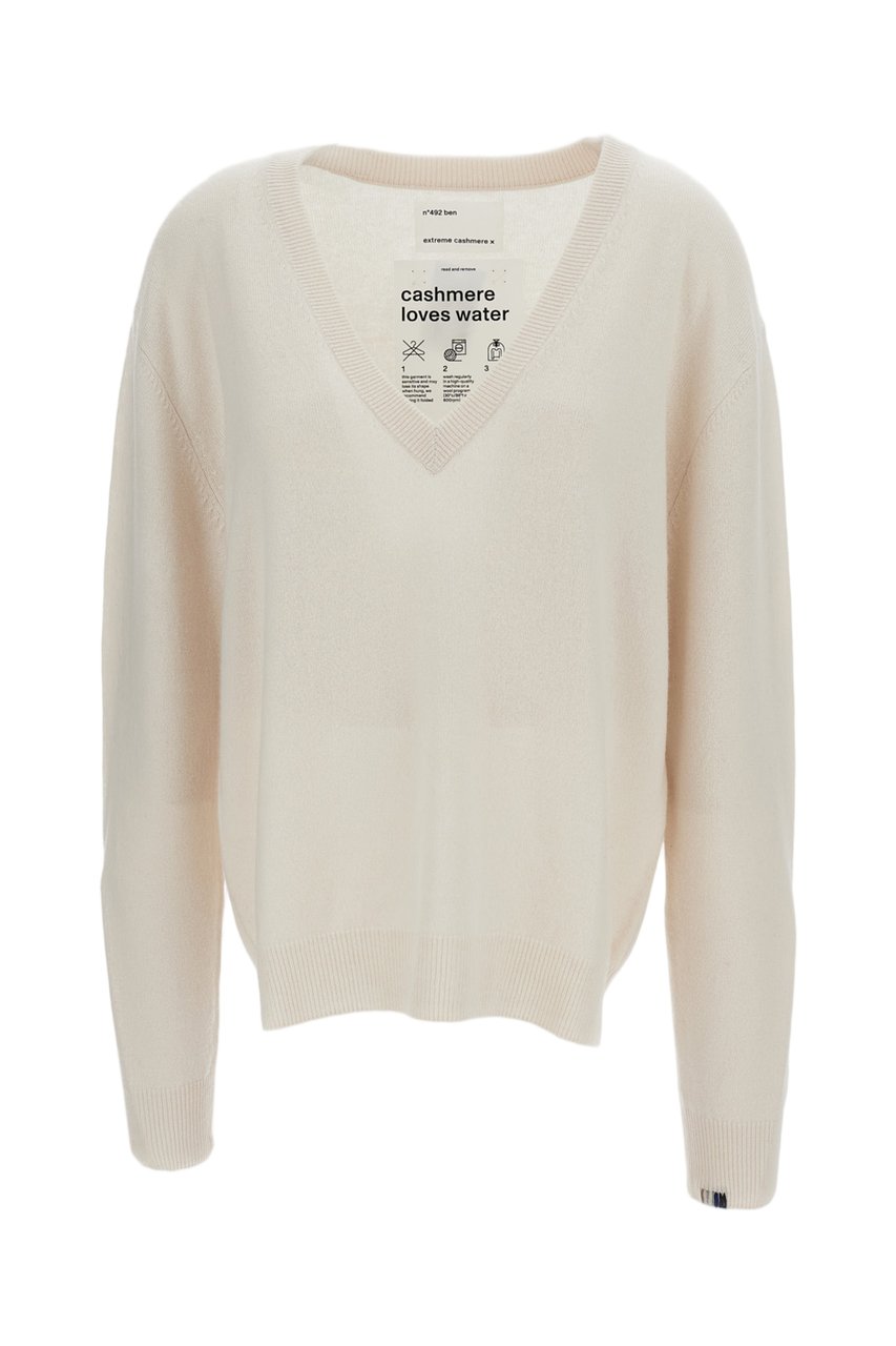 Extreme Cashmere Beige Ben Cashmere V-Neck Sweater Neutraal