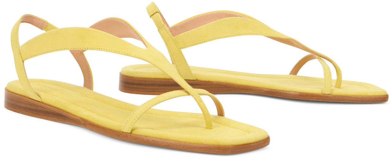 Fabiana Filippi Yellow comfortable sandals with elegant design and fashionable. Geel