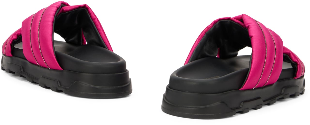 Fabiana Filippi Fuchsia mules with an elegant and refined design. Roze