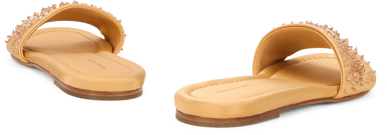 Fabiana Filippi Low sandal with elegant and refined design. Oranje