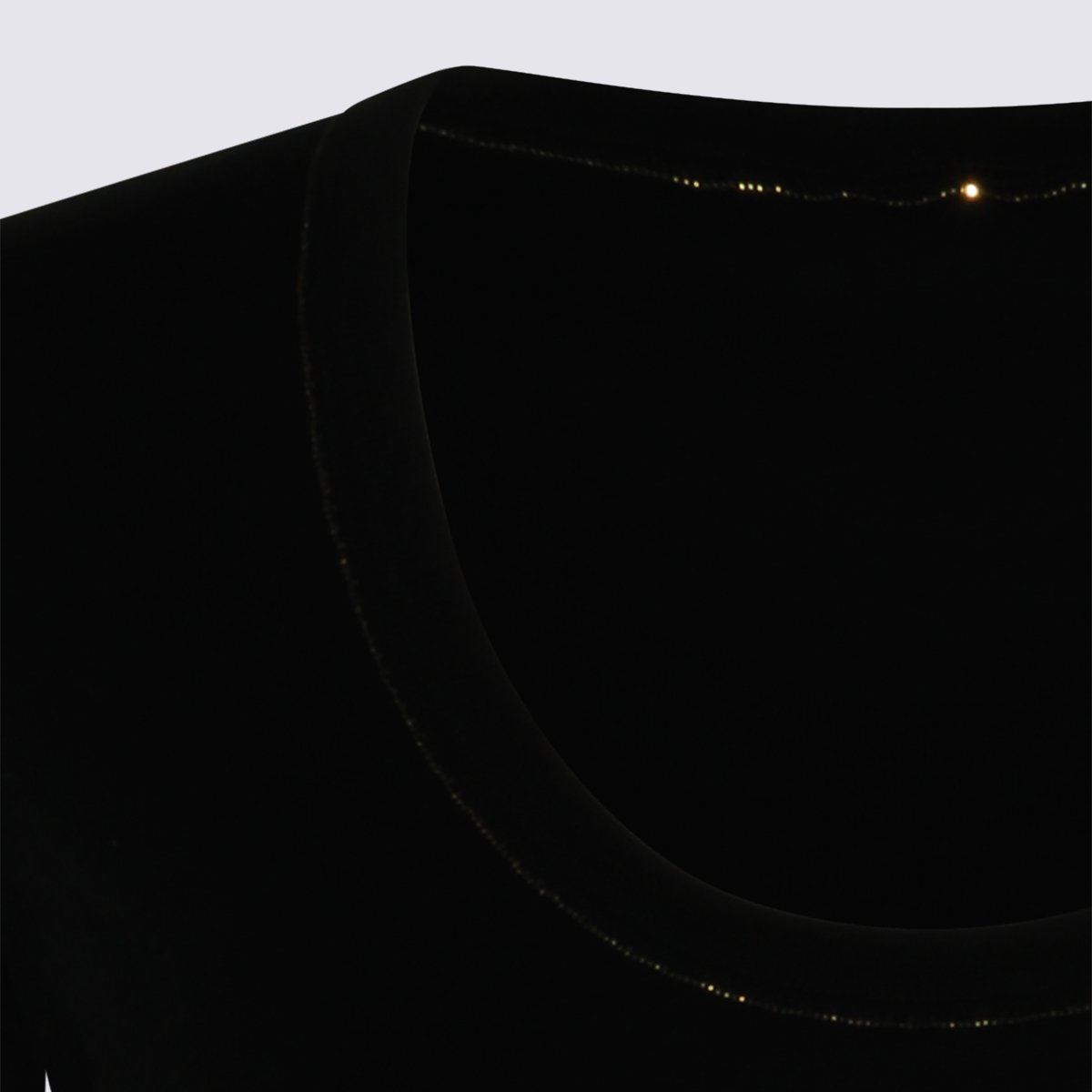 Fabiana Filippi Sleek Fitted Black Top with Scoop Neckline Zwart