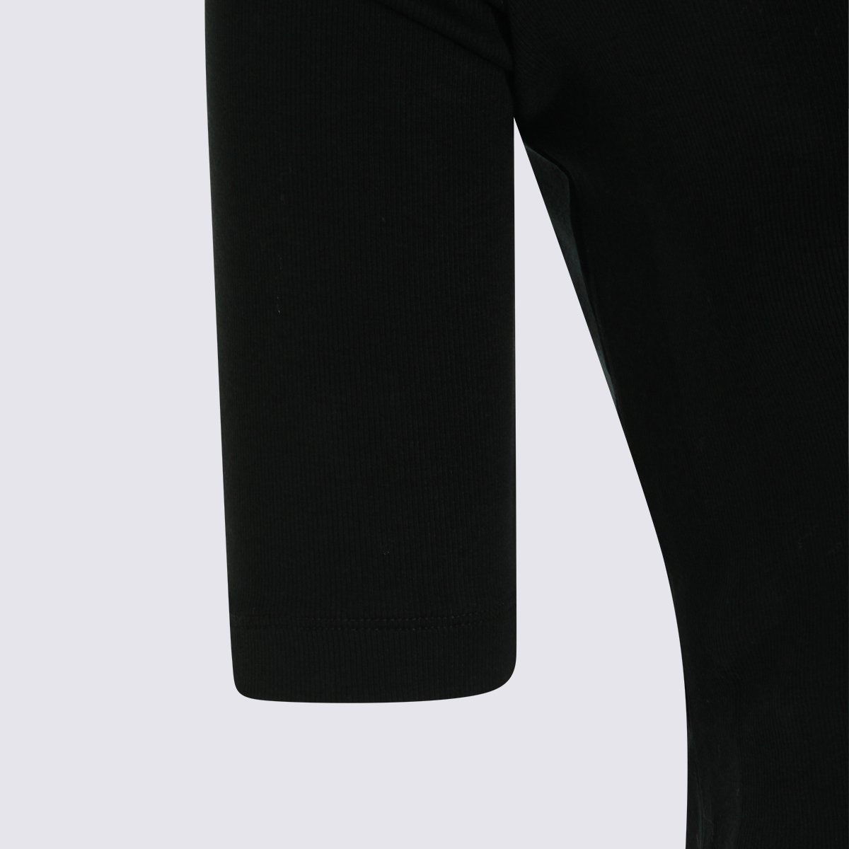 Fabiana Filippi Sleek Fitted Black Top with Scoop Neckline Zwart