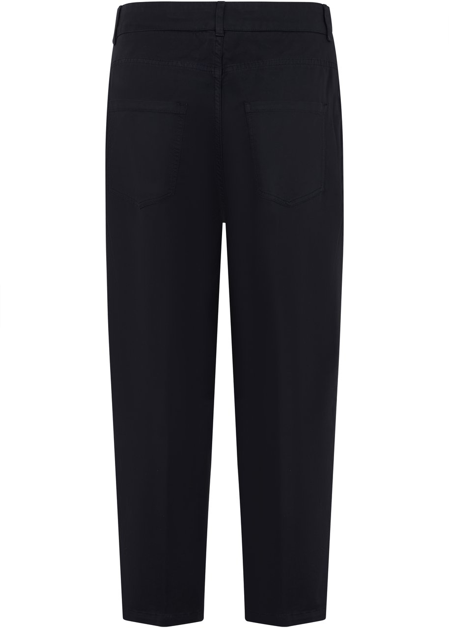 Fabiana Filippi Elegant black trousers, comfortable and versatile. Zwart