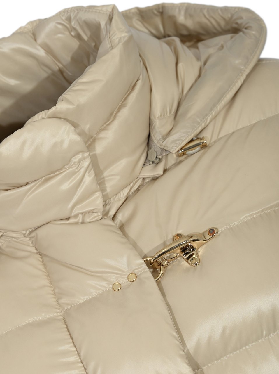 Fay Coats Nebbia Divers