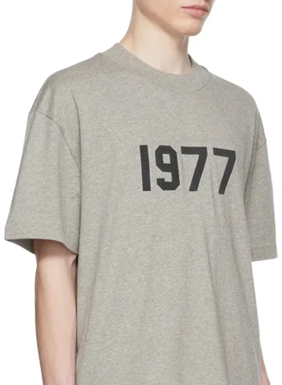 Fear of God Fear of God Essentials 1977 Dark Oatmeal T-shirt Divers